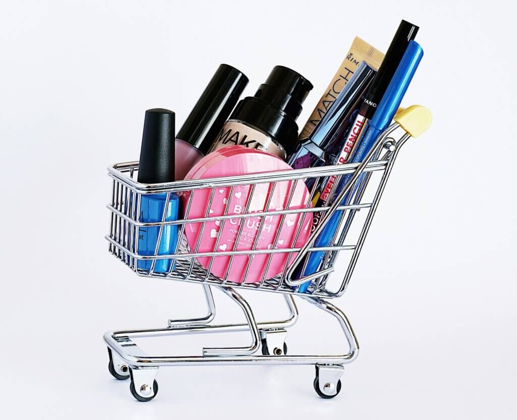 a cart of the best deals on amazon right now for beauty